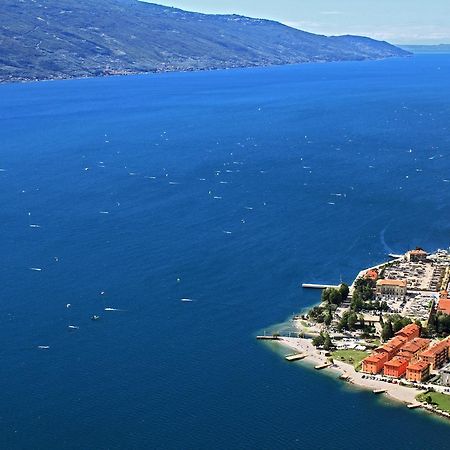 Campione Giulia Exclusive Lakefront Apartment By Gardadomusmea Campione del Garda Esterno foto
